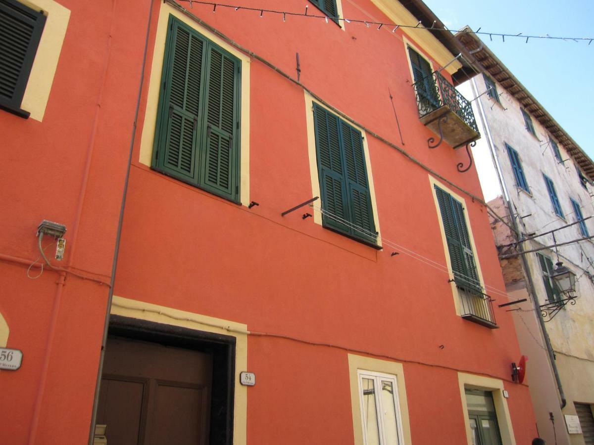 Casa Rossa * Borgomaro